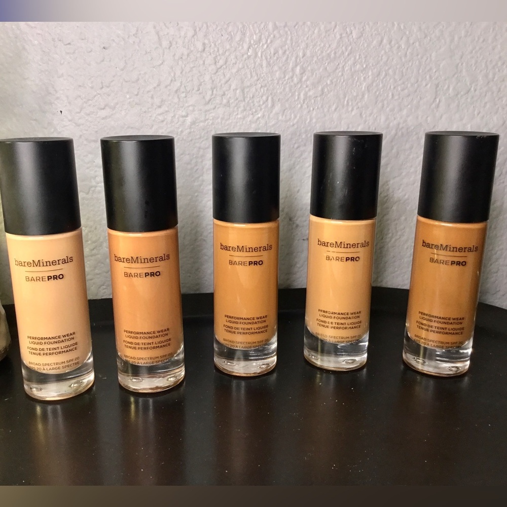 BAREPRO® PERFORMANCE WEAR LIQUID FOUNDATIONS BROAD SPECTRUM SPF 20